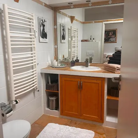 Апартаменты Gemuetliche Maisonette-wohnung Am Chiemsee