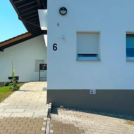 Gemuetliche Maisonette-wohnung Am Chiemsee Апартаменты *